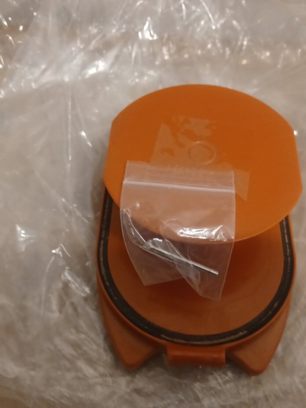 Shark HV301 HV302 HV303 HV305 HV300W BOTTOM COVER CAP to Dust Cup Bin OEM w/ Pin